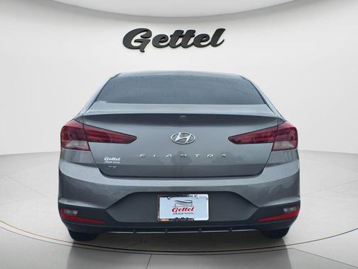 Machine Gray 2019 Hyundai ELANTRA SE