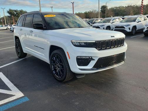 2025 Jeep Grand Cherokee Summit