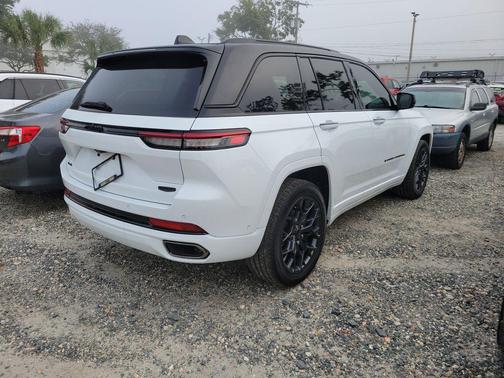 2025 Jeep Grand Cherokee Summit