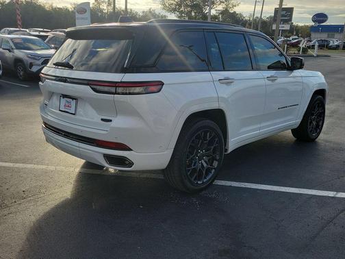 2025 Jeep Grand Cherokee Summit