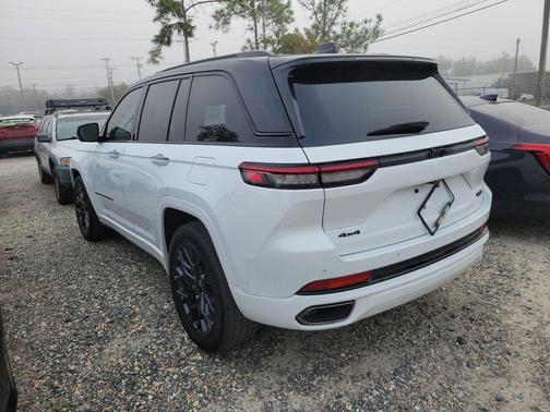 2025 Jeep Grand Cherokee Summit