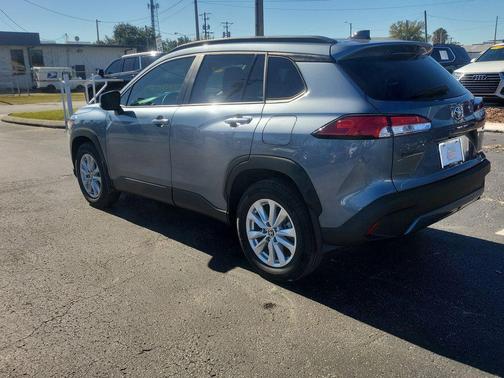 2025 Toyota Corolla Cross LE