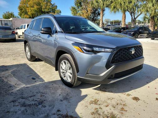 2025 Toyota Corolla Cross LE