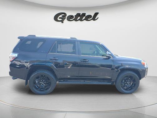 Midnight Black Metallic 2022 Toyota 4Runner SR5 Premium