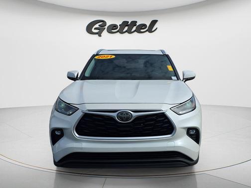 Blizzard Pearl 2021 Toyota Highlander XLE