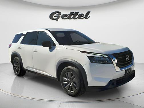 2023 Nissan Pathfinder S FWD