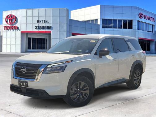 2023 Nissan Pathfinder S FWD