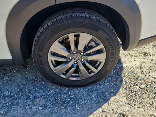 2023 Nissan Pathfinder S FWD