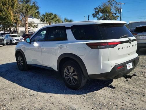 2023 Nissan Pathfinder S FWD