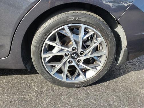 2020 Hyundai ELANTRA Limited