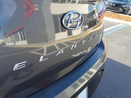 2020 Hyundai ELANTRA Limited