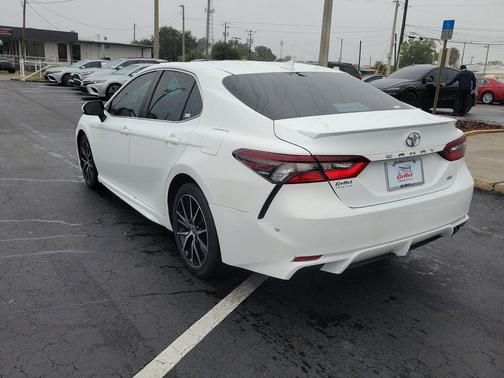 2021 Toyota Camry SE