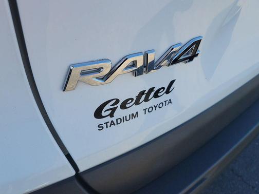 2025 Toyota RAV4 Hybrid SE