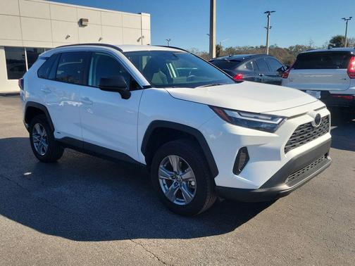 2025 Toyota RAV4 Hybrid SE