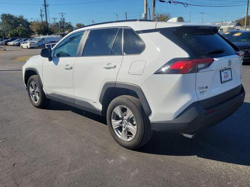 2025 Toyota RAV4 Hybrid SE