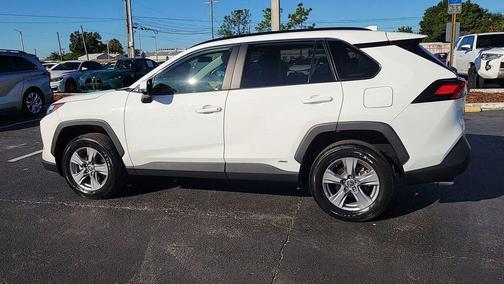 2022 Toyota RAV4 Hybrid XLE