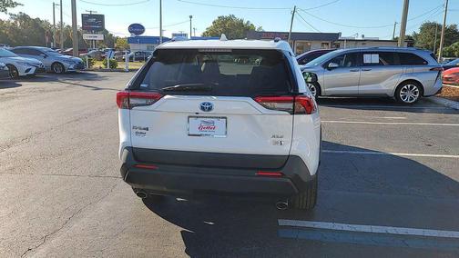 2022 Toyota RAV4 Hybrid XLE