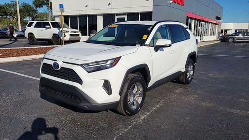 2022 Toyota RAV4 Hybrid XLE