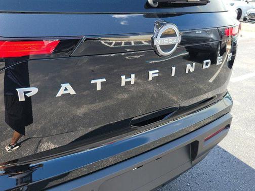 2024 Nissan Pathfinder S FWD