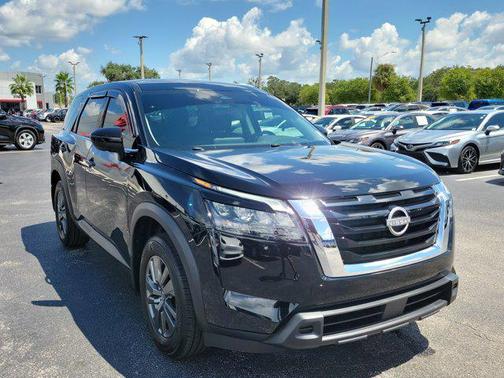 2024 Nissan Pathfinder S FWD