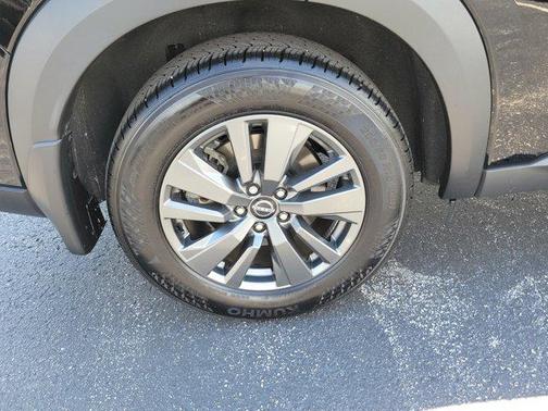 2024 Nissan Pathfinder S FWD
