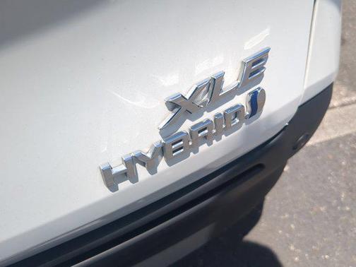 2024 Toyota Sienna XLE 8 Passenger