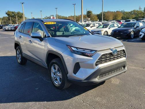 2022 Toyota RAV4 Hybrid XLE