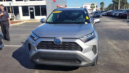 2022 Toyota RAV4 Hybrid XLE