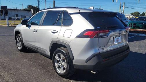 2022 Toyota RAV4 Hybrid XLE