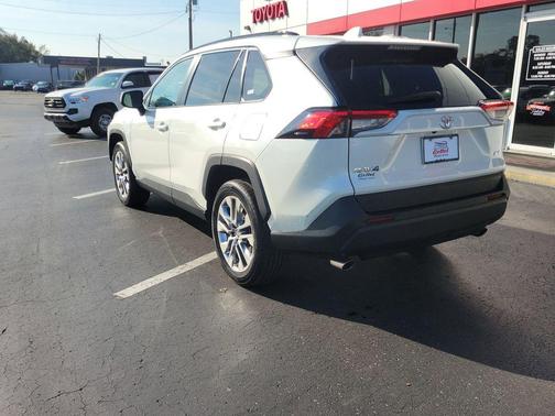 2021 Toyota RAV4 XLE Premium