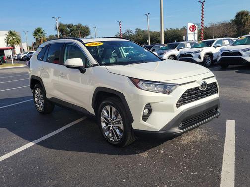 2021 Toyota RAV4 XLE Premium