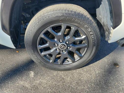 2023 Toyota Tundra Hybrid Platinum