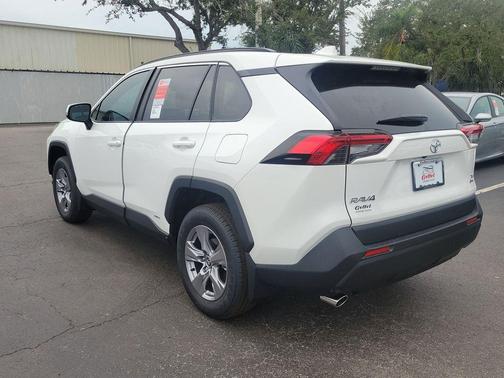 2025 Toyota RAV4 Hybrid XLE