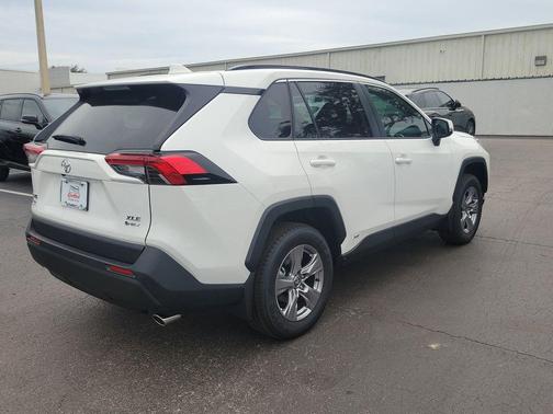 2025 Toyota RAV4 Hybrid XLE