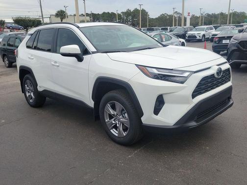 2025 Toyota RAV4 Hybrid XLE