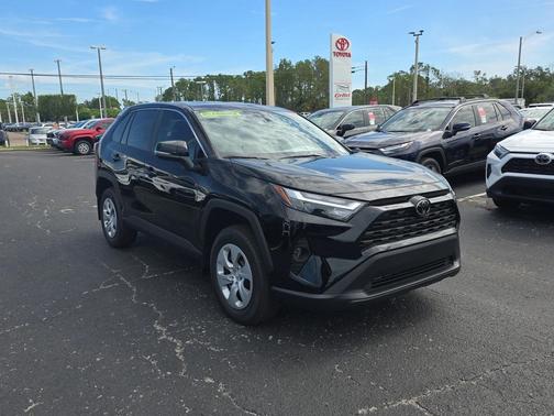 2025 Toyota RAV4 LE