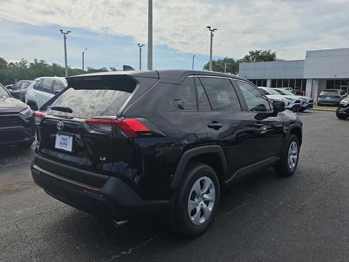 2025 Toyota RAV4 LE