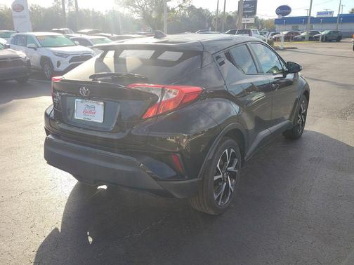 2022 Toyota C-HR XLE