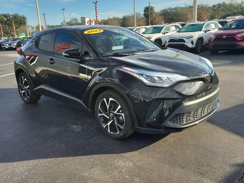 2022 Toyota C-HR XLE
