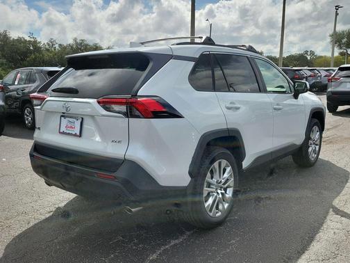 2025 Toyota RAV4 XLE Premium