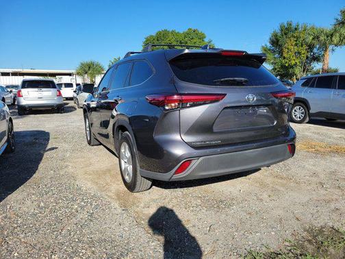 2020 Toyota Highlander LE