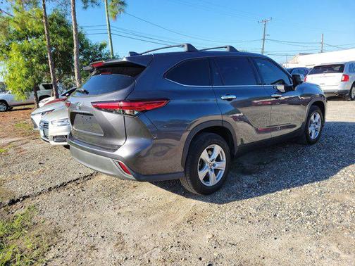 2020 Toyota Highlander LE