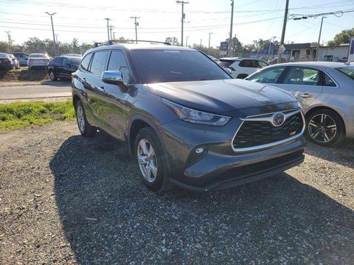 2020 Toyota Highlander LE