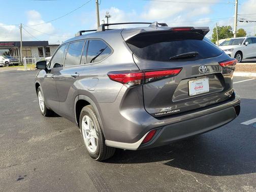 2020 Toyota Highlander LE