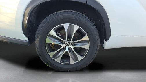 Wind Chill Pearl 2023 Toyota Highlander XLE