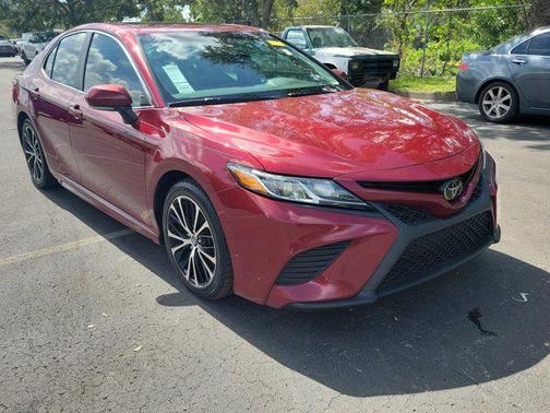 2018 Toyota Camry SE