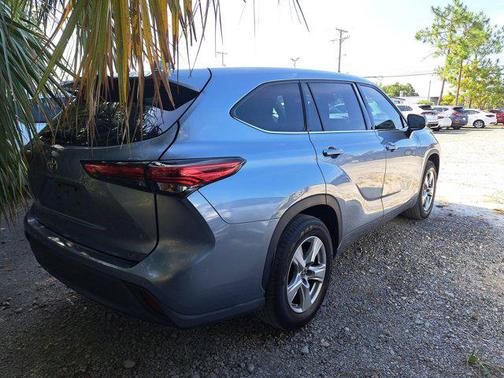 2021 Toyota Highlander LE