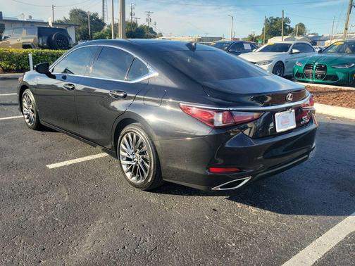 2025 Lexus ES 350 Ultra Luxury