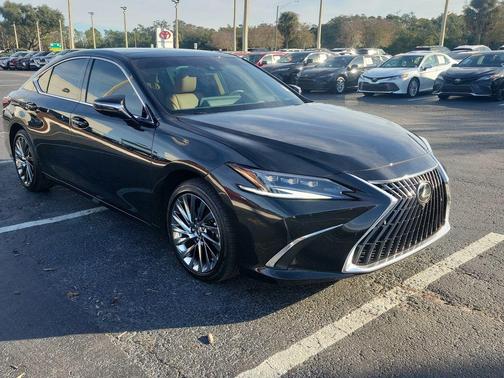 2025 Lexus ES 350 Ultra Luxury