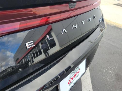 2023 Hyundai ELANTRA HEV Limited